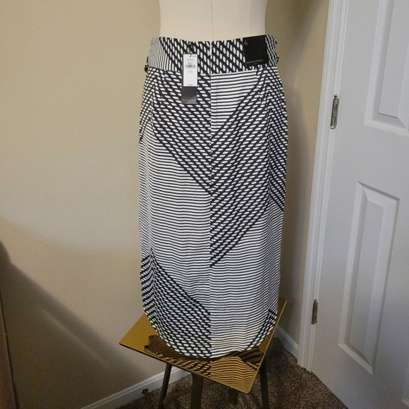 Banana Republic NWT high low skirt 6P Petite faux wrap - Picture 3 of 9